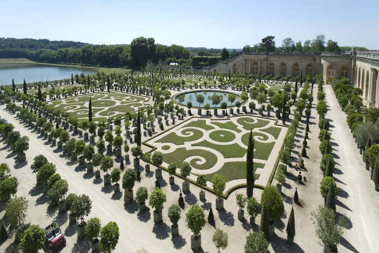 Los extensos jardines de Versalles