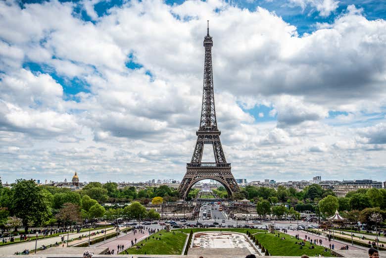 La Torre Eiffel vista dai giardini del Trocadero