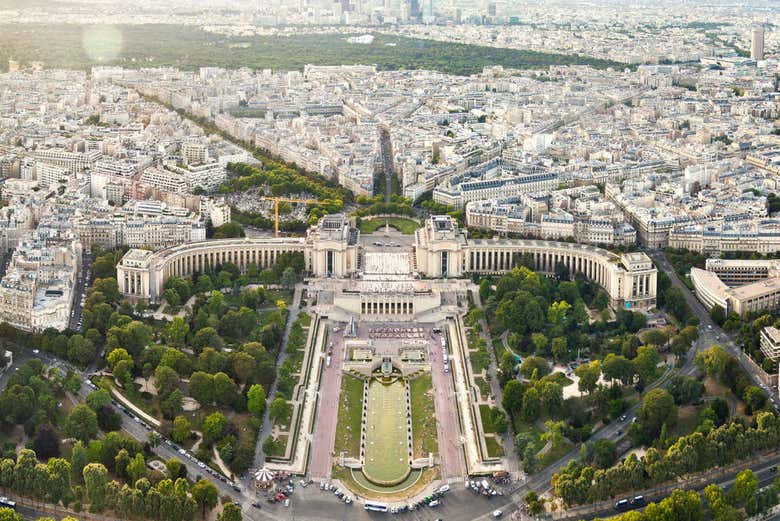 Vistas de París desde la lo alto de la Torre Eiffel