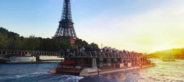 Passeio de barco pelo Sena