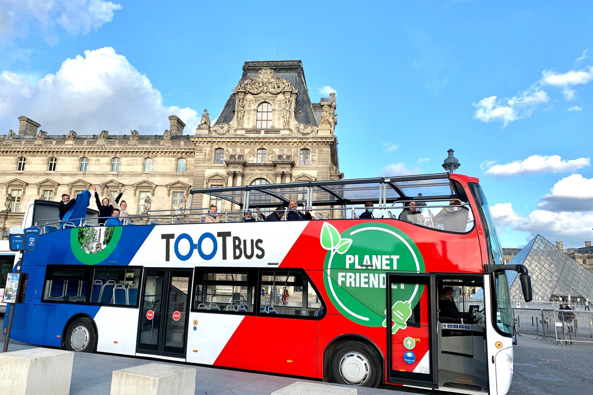 Tour panorâmico no ônibus sustentável Tootbus