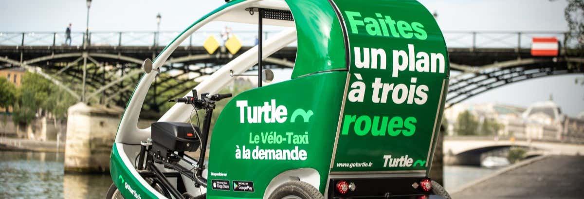 Sightseeing bus in Paris