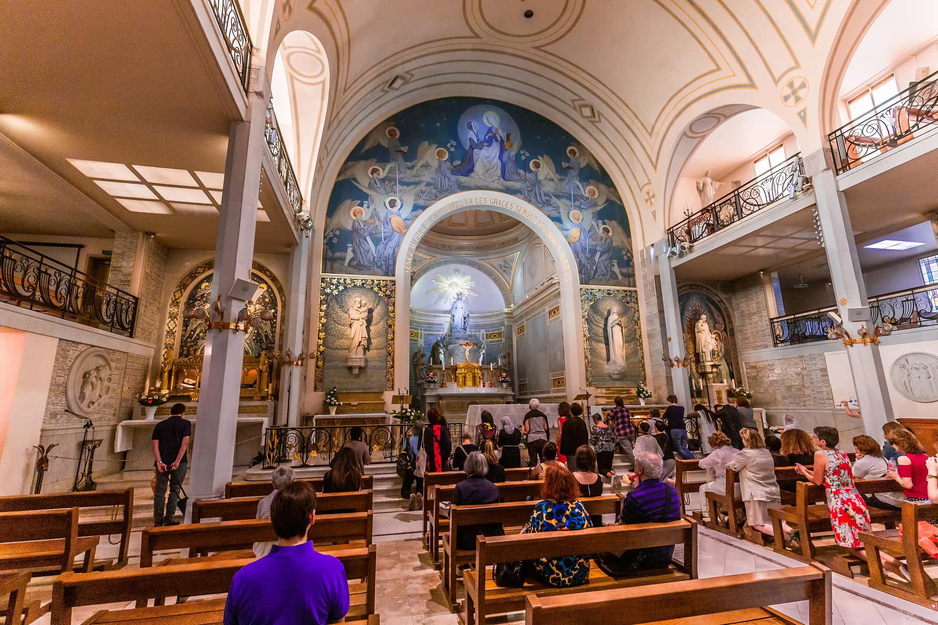 Tour por la Capilla de Nuestra Señora de la Medalla Milagrosa, París Tour por la Capilla de Nuestra Señora de la Medalla Milagrosa, París