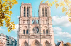 Tour por la isla de la Cité y el exterior de la catedral de Notre Dame + Entrada a la cripta