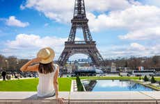 Visita guiada por la Torre Eiffel + Excursión a Versalles en tren