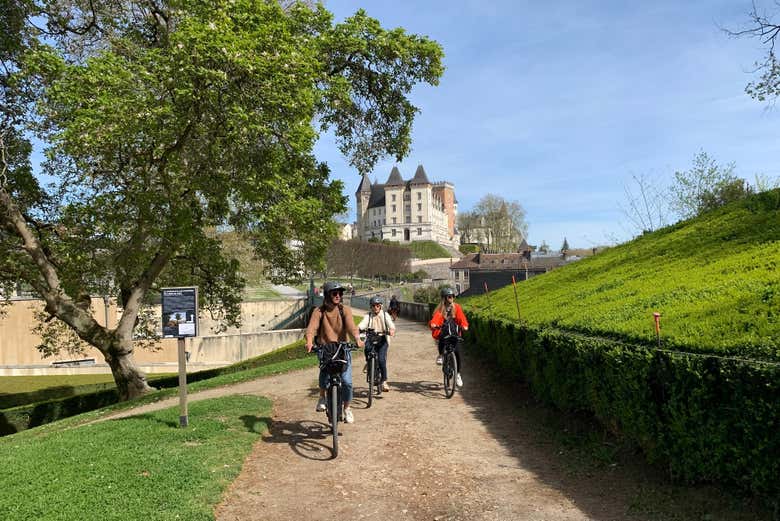 Découvrez le centre-ville de Pau à vélo électrique