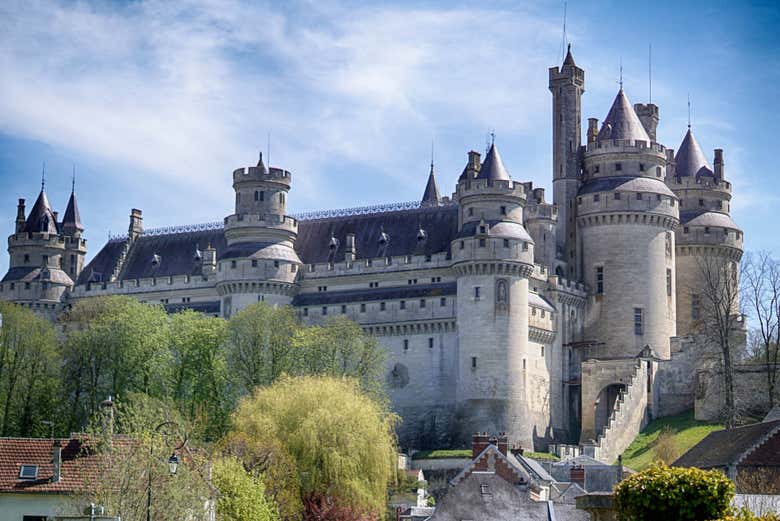 The Chateau de Pierrefonds is located in Hautes-de-France