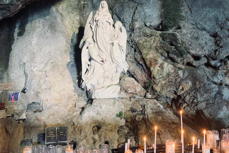 La gruta es un lugar de gran devoción