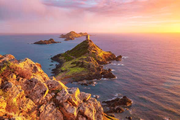 Passeio de barco ao entardecer pelas Ilhas Sanguinárias