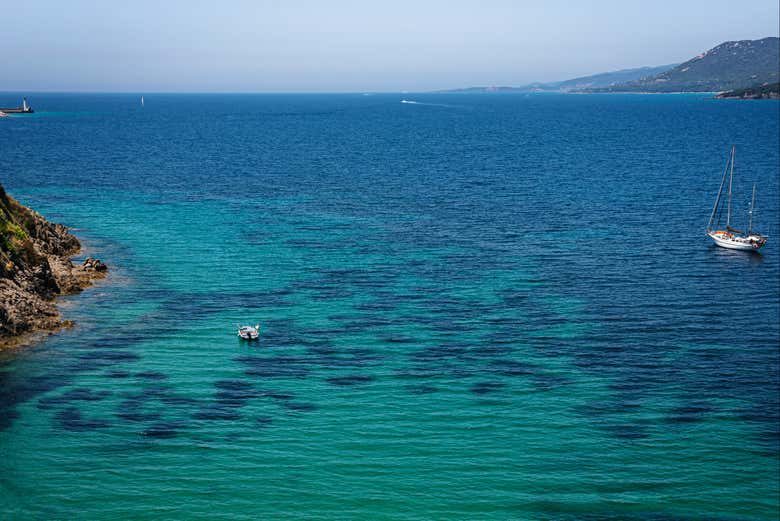 Eaux turquoise de la baie de Porticcio