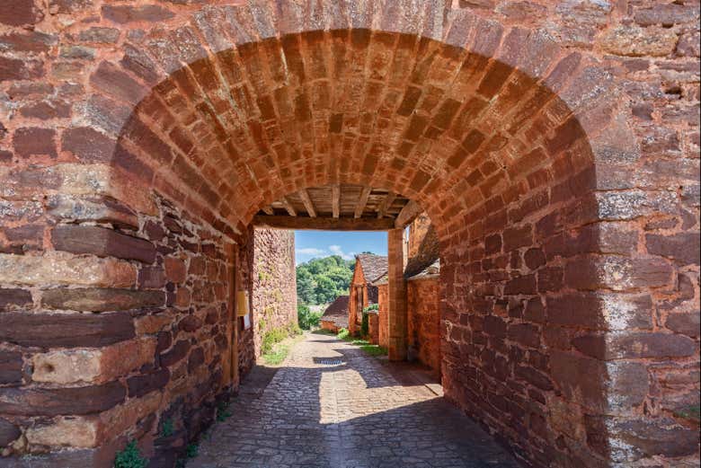 Caminho de acesso ao castelo de Castelnau-Bretenoux