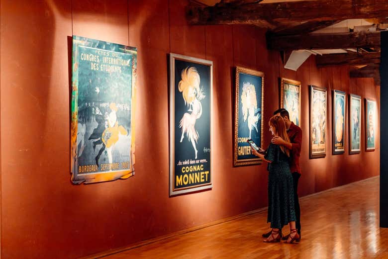 Visit the art exhibition in Le Hameau Duboeuf