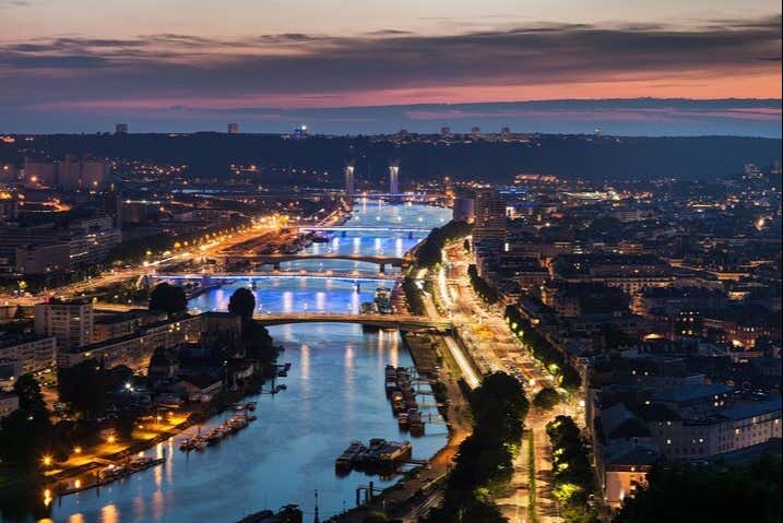 Experience the city at night for a magical experience