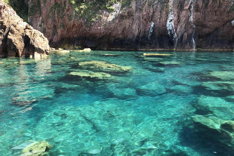 Discover beautiul hidden coves