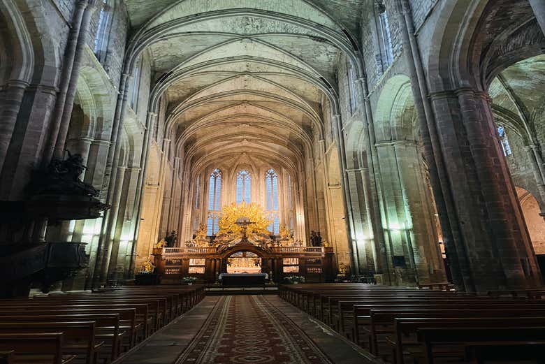 Intérieur de la Basilique Sainte-Marie-Madeleine
