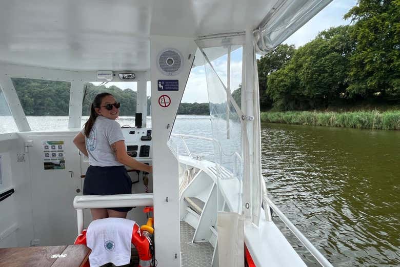 Vous ferez la connaissance de Lola, votre capitaine