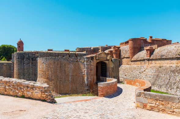 Entrada al castillo de Salses