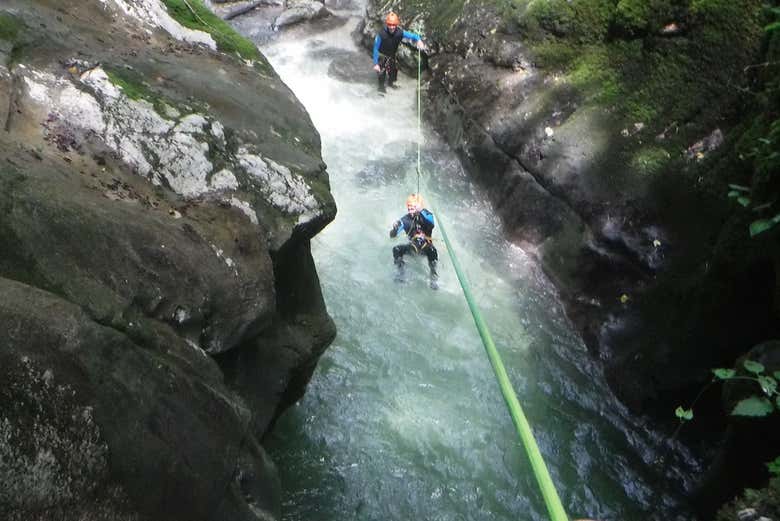Abseiling down the Gorges du Furon