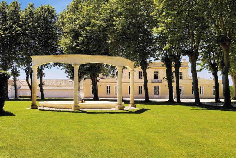 Stroll around the winery's grounds