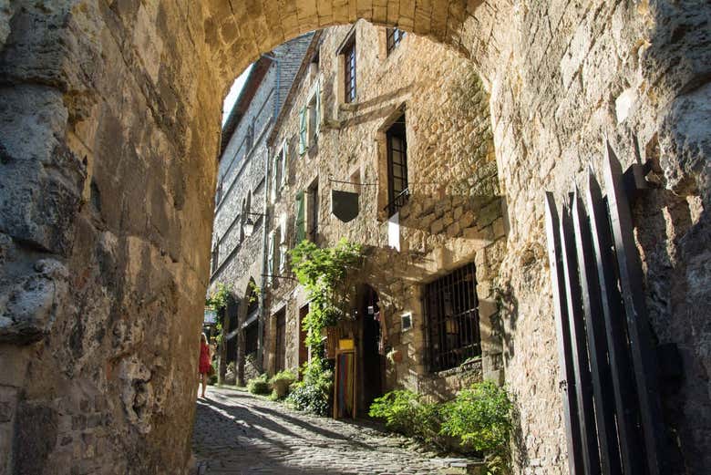 Ruas do centro antigo de Cordes-sur-Ciel