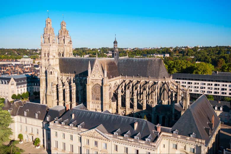 Apreciaremos la arquitectura gótica de la catedral de Tours