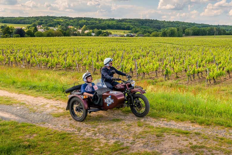 Sidecar route through the vineyards of Vouvray