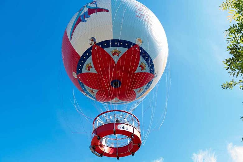 Flying in a hot air balloon