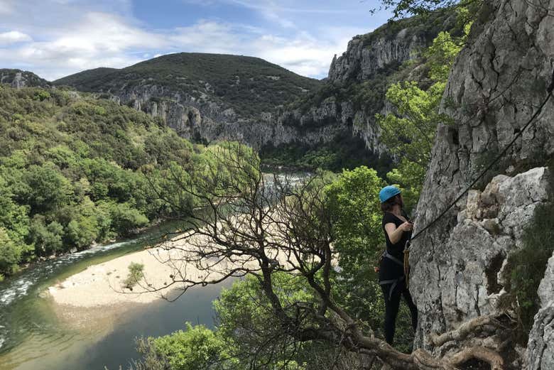 Climbing around the Pont d'Arc