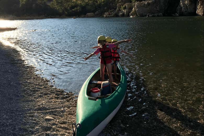 Children kayaking