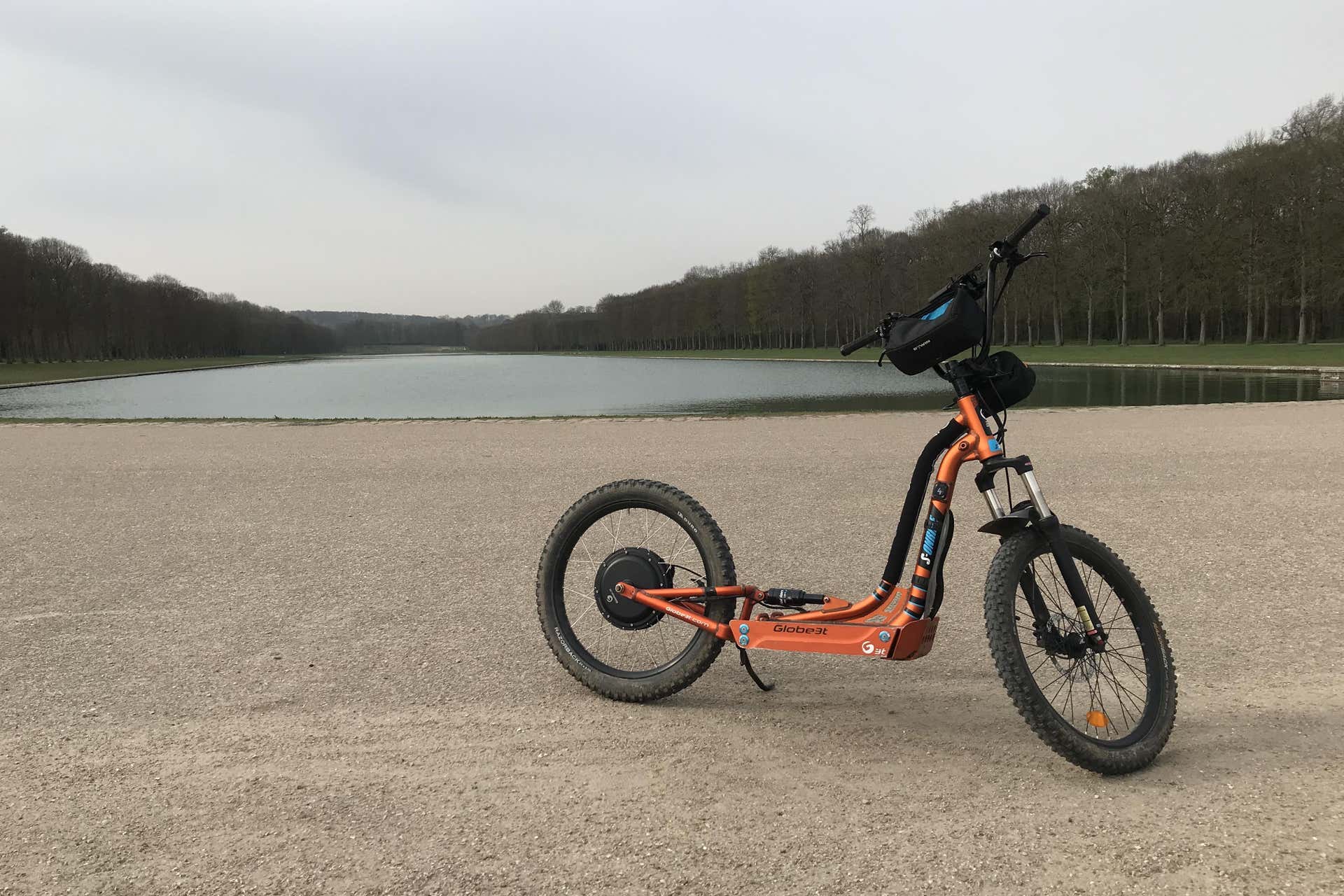 Balade dans le parc du château de Versailles en E-trottinette