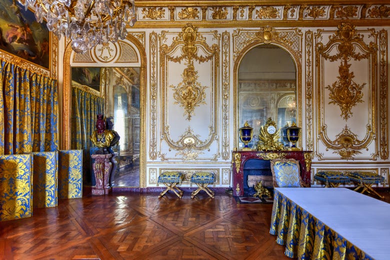 One of the luxurious rooms of the palace