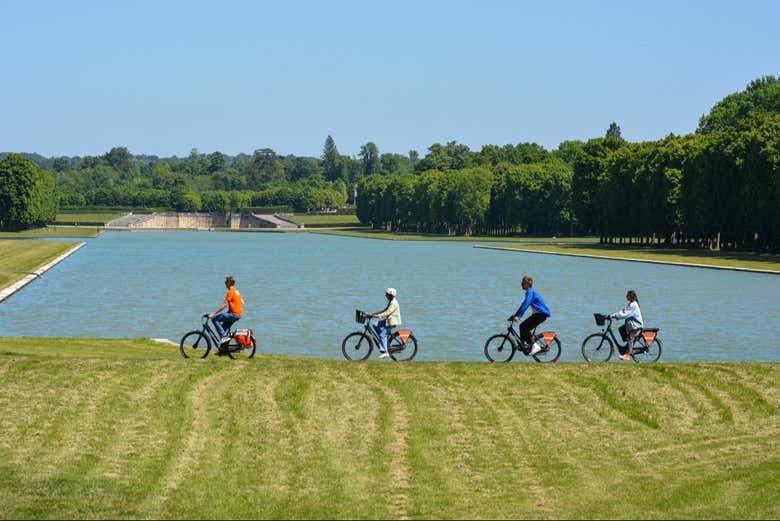 Pedaleando junto a los jardines de Versalles
