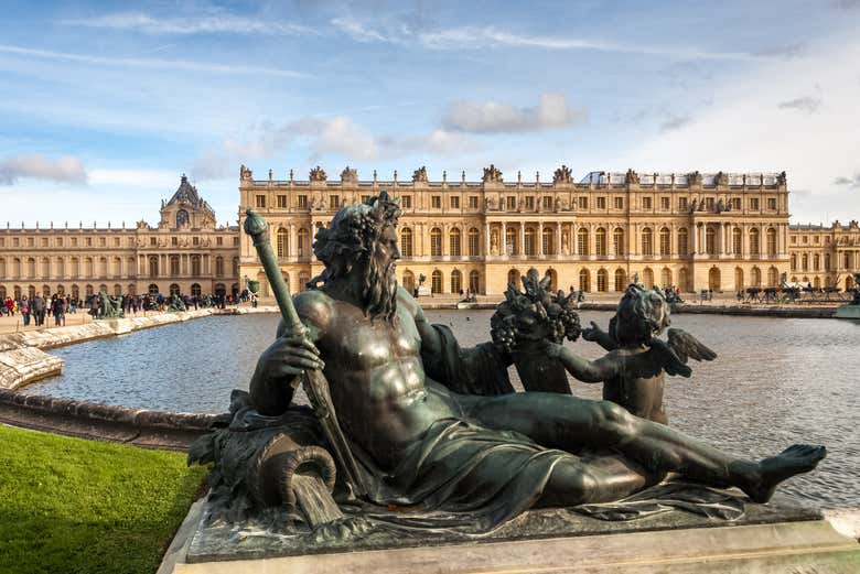 You can stroll through the palace gardens