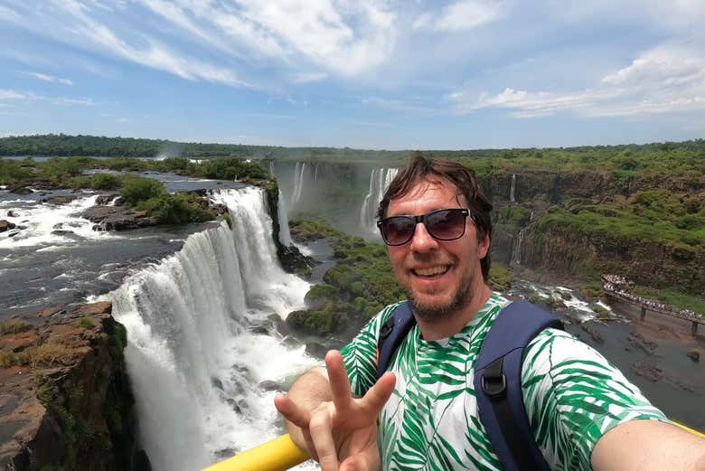 Videochamada do lado brasileiro das Cataratas do Iguaçu