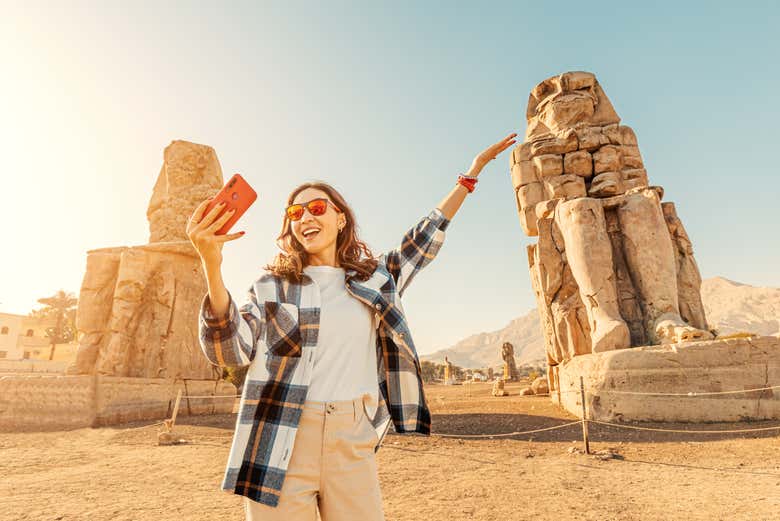 Partagez vos moments depuis les Colosses de Memnon