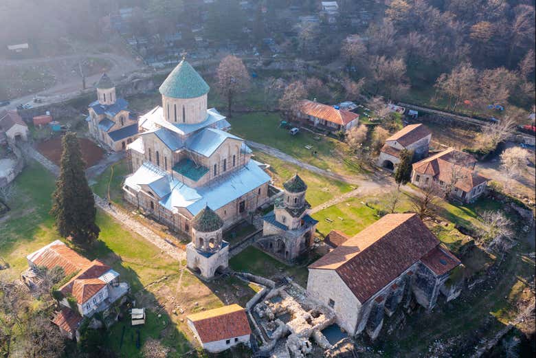 Panorámica del monasterio de Gelati