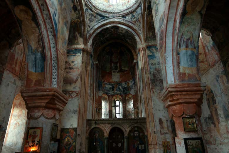 Interni del monastero di Gelati