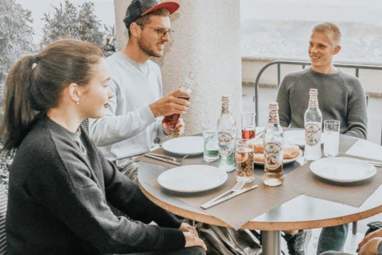 Desfrutando do tour gastronômico por Tbilisi