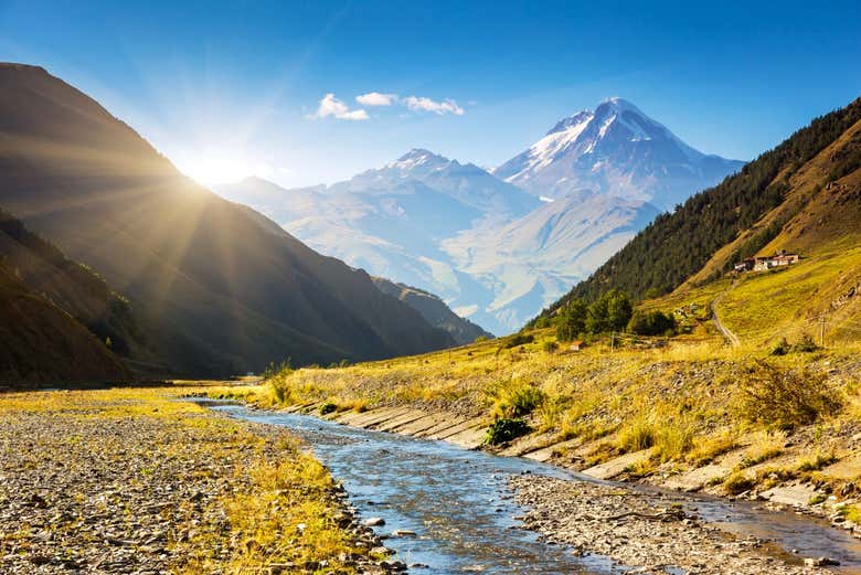 La vista al monte Kazbegi