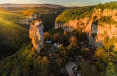 Excursion au pilier de Katskhi, à Chiatura et au couvent de Mgvimevi
