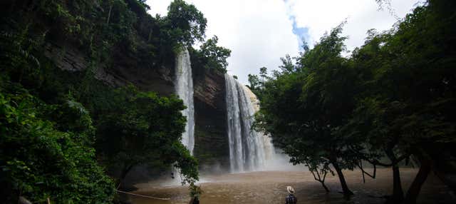 Excursión a las cataratas Boti y Jardín Botánico de Aburi