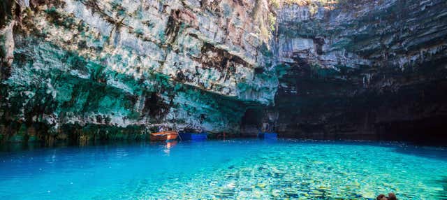 Escursione alla grotta di Melissani e alla spiaggia di Myrtos