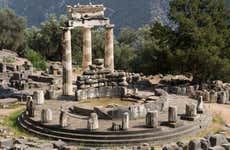 2-Day Delphi and Meteora Trip
