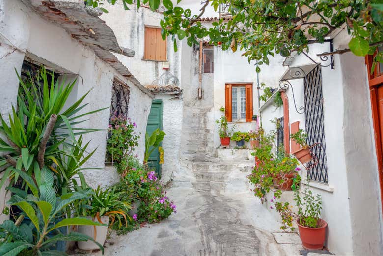 Wander the whitewashed streets of Anafiotika