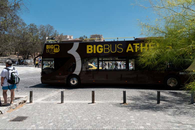 Você poderá passear por Atenas no ônibus turístico da Big Bus