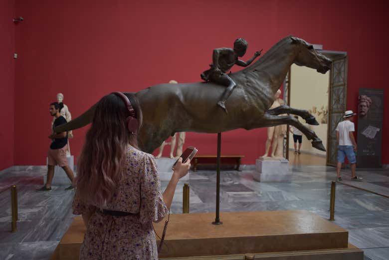 Una scultura equestre del  Museo Archeologico Nazionale di Atene