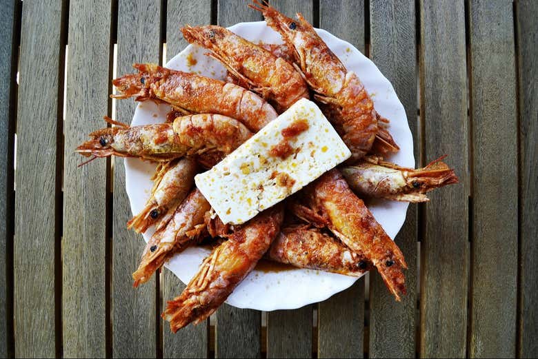 Gambas al estilo griego