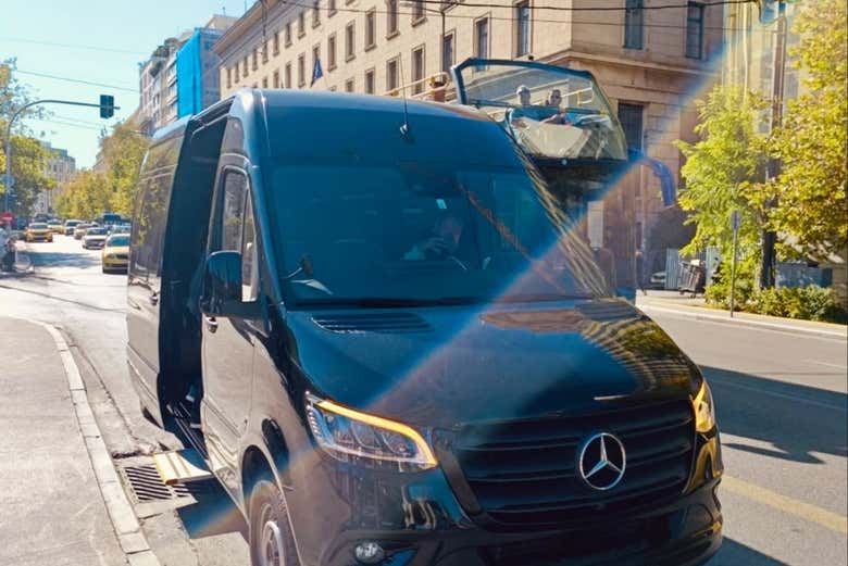 Recorreremos Atenas en un cómodo vehículo