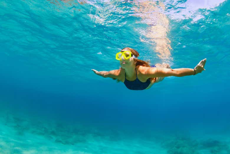 Fazendo snorkel em Metopi