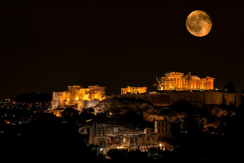 Atenas a noite é fascinante